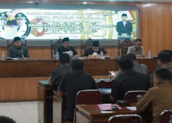 Bupati Tanjab Barat Tegaskan Pentingnya Administrasi dan Responsivitas OPD