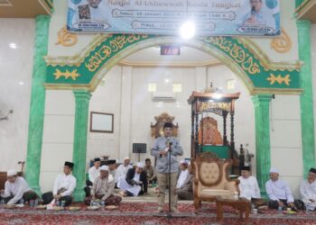 Bupati Tanjab Barat Berikan Bantuan untuk Dhuafa dan Anak Yatim di Peringatan Haul