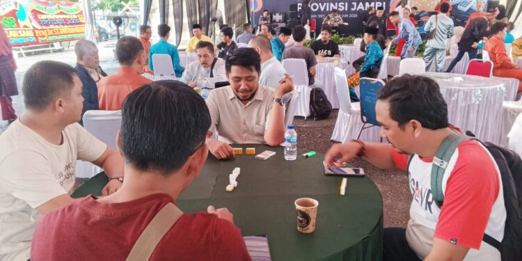 Meriahkan HUT Jambi ke 68, Sekretariat DPRD Provinsi Jambi Gelar Turnamen Domino, Jurnalis Mendominasi Juara