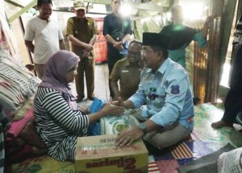 Kondisi Memprihatinkan, Bupati Tanjab Barat Pastikan Nenek Arbaiyah Segera Dapat Rumah Layak Huni