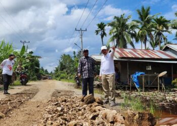 Jalan Parit Pudin Rusak Jadi Sorotan, Bupati Anwar Sadat Turun Langsung Pastikan Perbaikan
