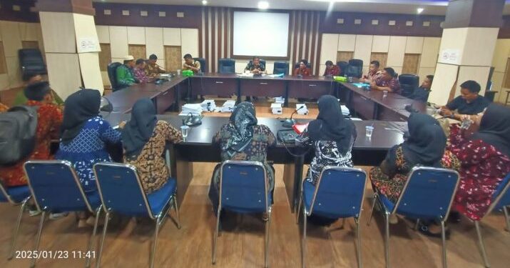 Gelar Aksi Damai, Dewan Tampung Aspirasi Guru Honorer Pendidikan Agama Islam Merangin 