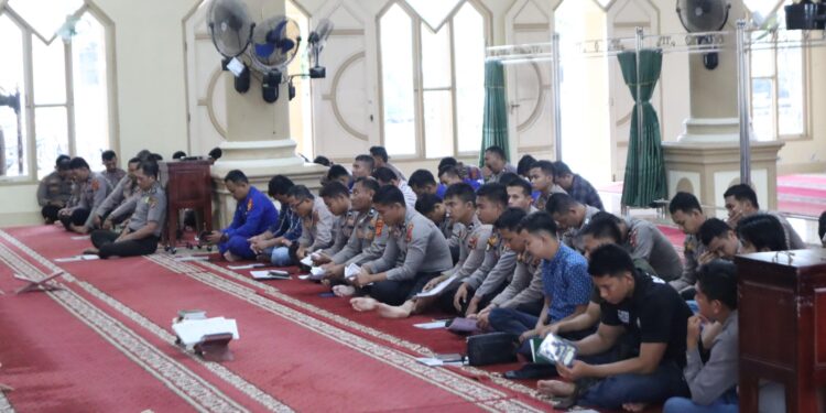 Kapolres Tanjab Barat Gelar Pengajian Rutin, Perkuat Iman dan Moral Personel