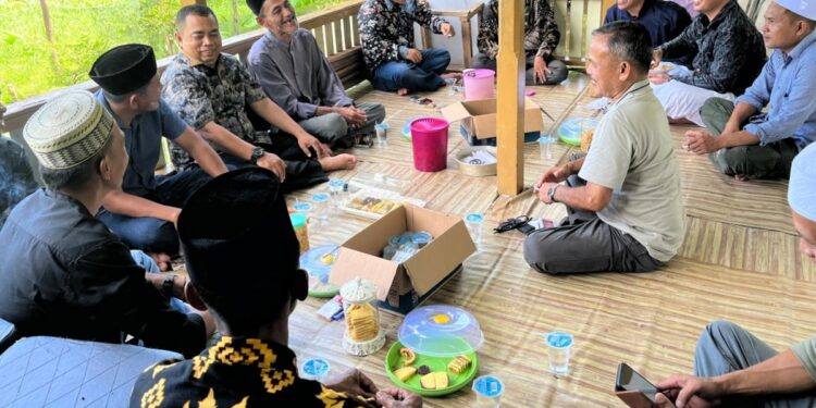 Lebaran Penuh Kebersamaan, Ketua Komisi III DPRD Tanjabbar Sambut Warga di Open House