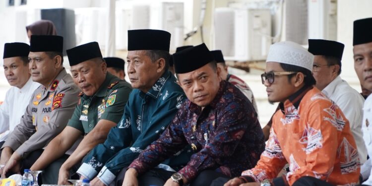Gelar Tabligh Akbar dan Halal Bihalal, Pesan Gubernur Al Haris: Bekerjalah Dengan Ikhlas