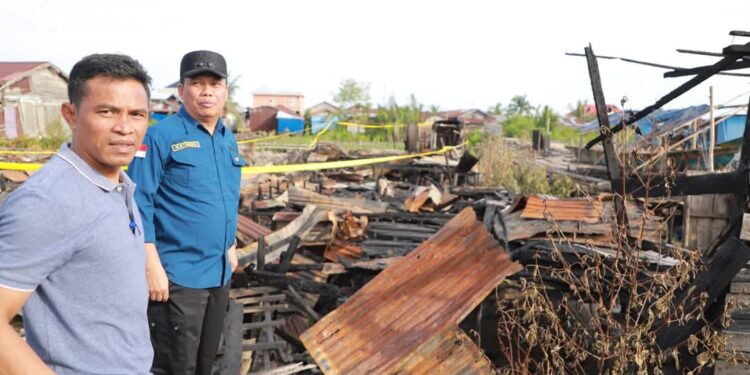 Empati dan Aksi Nyata: Wabup Katamso Sigap Bantu Korban Kebakaran di Kampung Nelayan