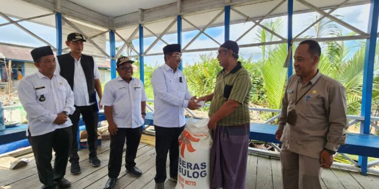Respons Cepat! Bupati Anwar Sadat Tinjau dan Bantu Warga Terdampak Longsor