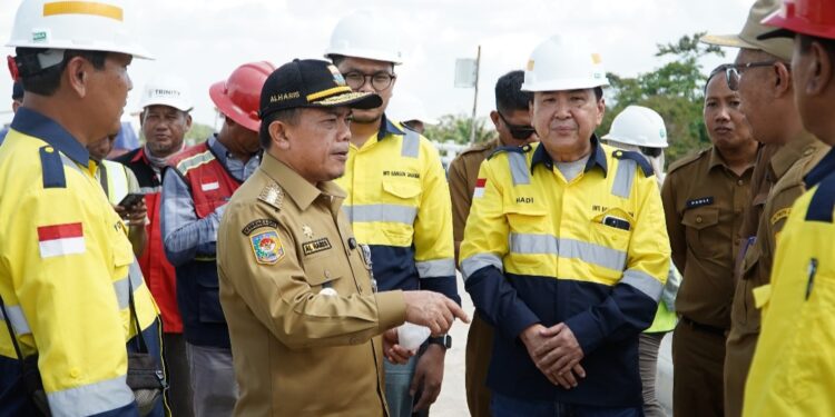 Tinjau Progres Jalan Khusus Batubara, Gubernur Al Haris: Kita Puas dengan Pekerjaan PT. IBS
