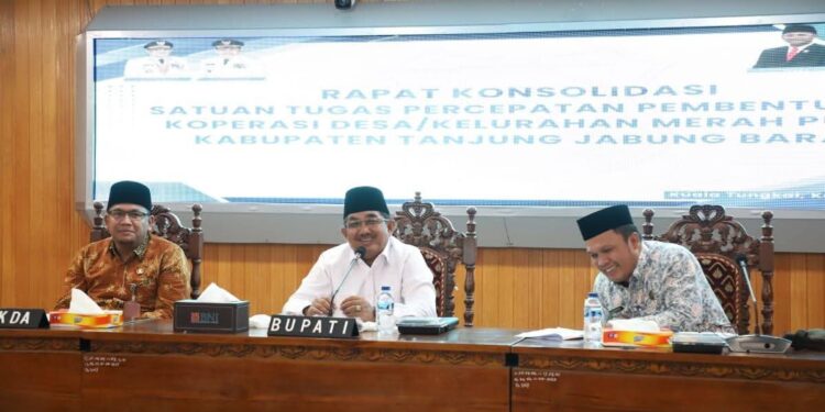 Bupati Tanjab Barat Dorong Koperasi Merah Putih Jadi Penggerak Ekonomi Desa