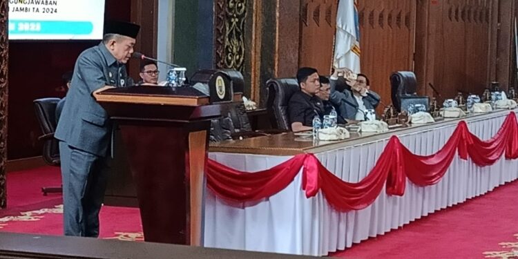 Gubernur Al Haris Sampaikan Tanggapan Pemerintah Terhadap Pemandangan Umum Fraksi-Fraksi Tentang Ranperda Pelaksanaan APBD 2024