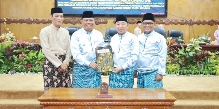 Babak Baru Pembangunan Daerah: DPRD Tanjab Barat Tetapkan RPJMD 2025-2029 “BERKAH MADANI”