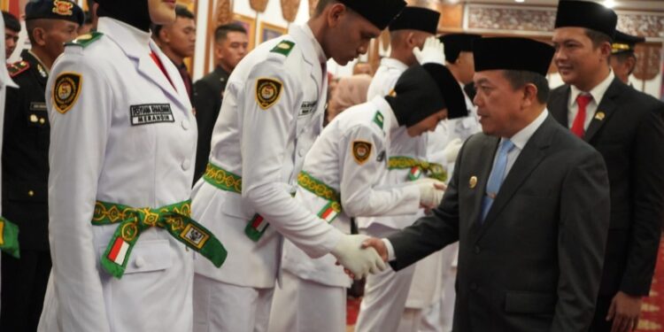 Gubernur Al Haris Kukuhkan 54 Anggota Paskibraka Provinsi Jambi Tahun 2025