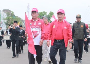 Sejarah Baru! Gubernur Al Haris Raih Rekor MURI Lewat Pengibaran Ribuan Merah Putih di Jembatan Gentala Arasy