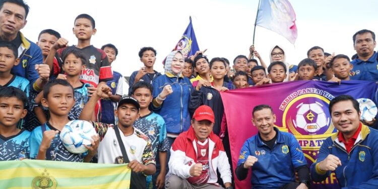 Gubernur Al Haris Dukung Pembinaan Atlet Muda Lewat Piala Soeratin