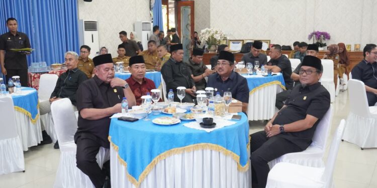 Hangatnya Coffee Morning di Rumah Dinas Bupati, DPRD dan Pemkab Tanjab Barat Sepakat Perkuat Sinergi