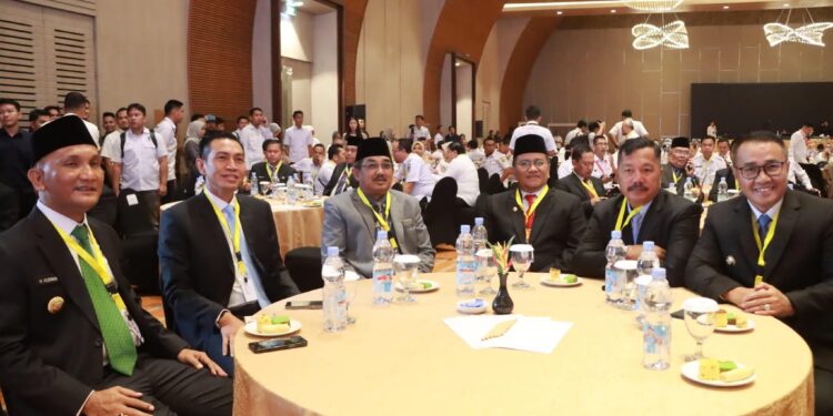 Dukung Tata Kelola ASN Profesional, Bupati Tanjab Barat Tandatangani Komitmen Meritokrasi