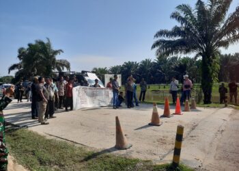 Aliansi Masyarakat Pematang Lumut Bersatu Gelar Aksi di Kantor PetroChina, Tuntut Transparansi Rekrutmen