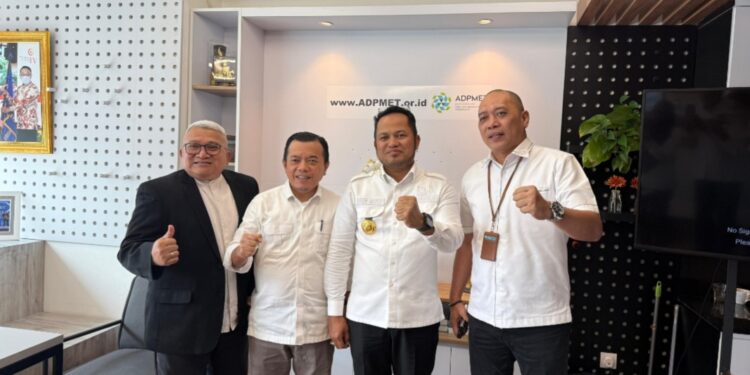Gubernur Al Haris Bersama Jajaran Pengurus ADPMET Diskusi dan Bahas Berbagai Persoalan
