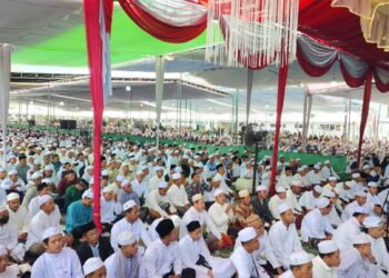 Ketua DPRD Tanjab Barat Hadiri Haul Akbar Syekh Abdul Qadir Al-Jailani di Ponpes Al-Baqiyatush Shalihat Kuala Tungkal