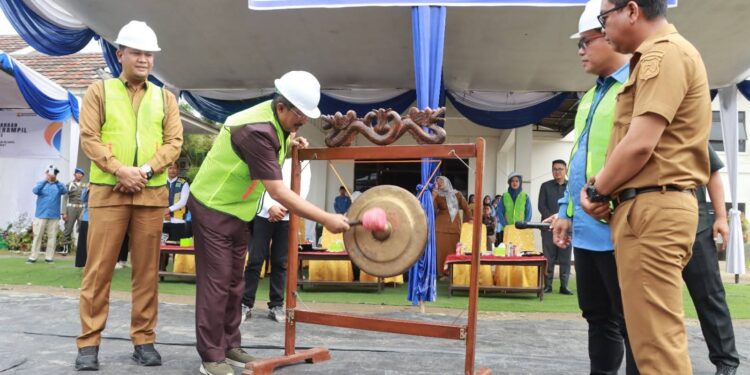 Bupati Anwar Sadat Tekankan Pentingnya Jasa Konstruksi dalam Pembangunan Tanjab Barat