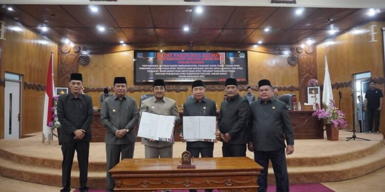 DPRD Tanjab Barat dan Pemkab Resmi Tandatangani Ranperda Perubahan APBD 2025