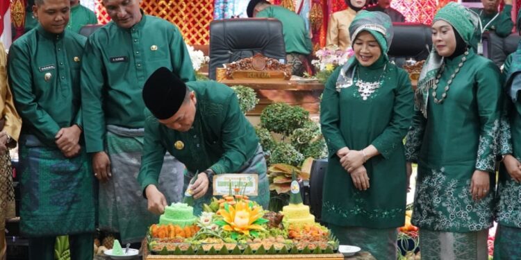 Gubernur Al Haris Ajak Bupati/Wali Kota Bangun Daerah dengan Semangat Kebersamaan dan Inovasi