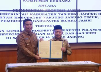 Wabup Tanjab Barat Tanda Tangani Komitmen Bersama Percepatan Penetapan Lembaga Independen Migas di WK Jabung dan Lemang