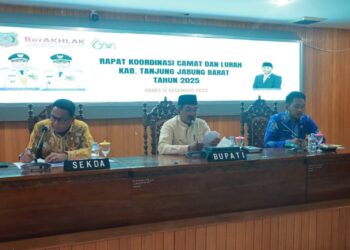 Bupati Anwar Sadat Ingatkan Camat dan Lurah: “Pelayanan Dasar Harus Jadi Prioritas”