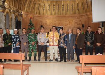 Pastikan Keamanan Malam Natal, Kapolres Tanjab Barat Bersama Forkopimda Pantau Gereja