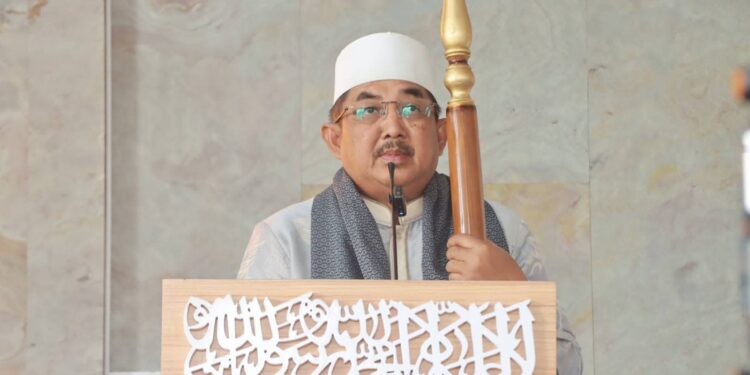 Dari Mimbar Masjid Al Anwar, Bupati Anwar Sadat Ingatkan Pentingnya Berubah dan Berinovasi