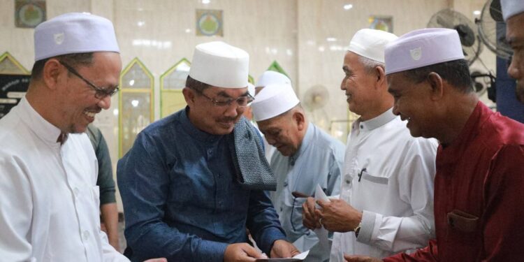 Suasana Khidmat Haul dan Isra Mi’raj, Bupati Anwar Sadat Serukan Cinta Ulama