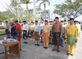 Kukuhkan PNS, PPPK, dan PPPK Paruh Waktu, Bupati Anwar Sadat Ajak ASN Jadi Pelayan Masyarakat