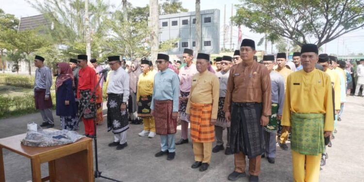Kukuhkan PNS, PPPK, dan PPPK Paruh Waktu, Bupati Anwar Sadat Ajak ASN Jadi Pelayan Masyarakat