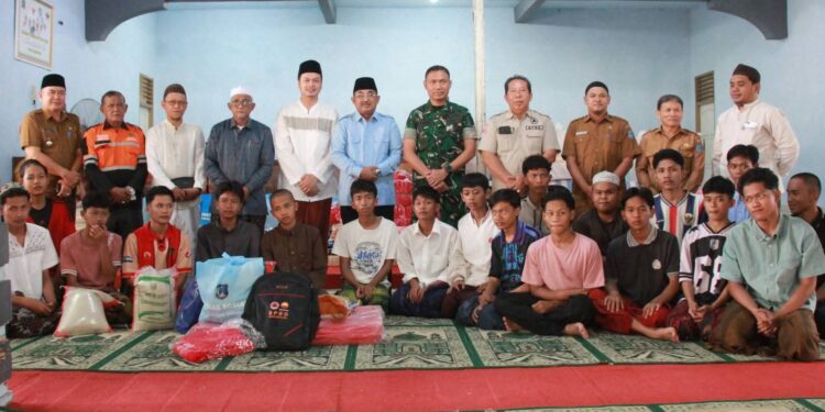 Peduli Santri Terdampak Kebakaran, Bupati Anwar Sadat Datangi Ponpes Al Baqiyatus Shalihat