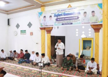 Di Hadapan Warga Sungai Landak, Wabup Katamso Paparkan Program Prioritas dan Serahkan Berbagai Bantuan