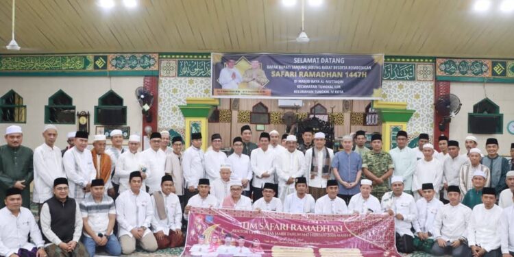Bupati Anwar Sadat Ajak Masyarakat Cintai Al-Qur’an Saat Peringatan Nuzulul Qur’an di Kuala Tungkal