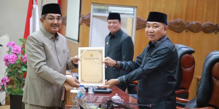 Dari Kritik ke Evaluasi, DPRD Dengarkan Jawaban Bupati di Paripurna LKPJ 2025