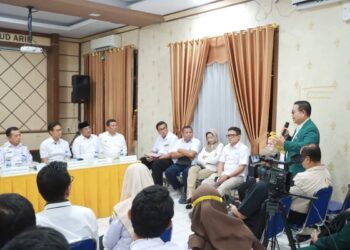 Dialog Menkes dengan Tenaga Medis di Tanjab Barat, Bupati Anwar Sadat Tekankan Komitmen Pelayanan Prima