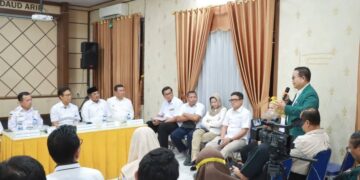 Dialog Menkes dengan Tenaga Medis di Tanjab Barat, Bupati Anwar Sadat Tekankan Komitmen Pelayanan Prima