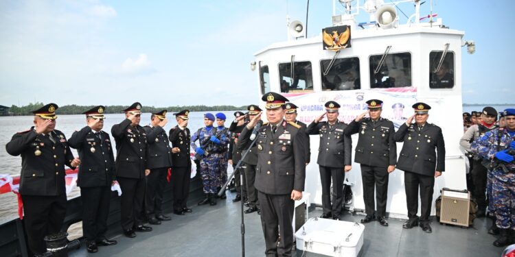 Hari Bhayangkara di Jambi Penuh Makna, Wakapolda Pimpin Aksi Sosial dan Konservasi Laut di Tanjab Barat