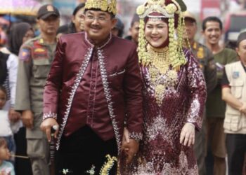 Pawai Budaya Tanjab Barat Meriah, Ribuan Warga Tumpah Ruah Saksikan Ragam Budaya Nusantara