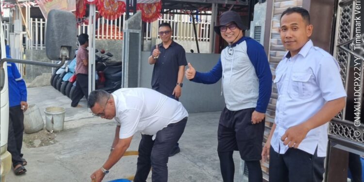 PDAM Tirta Pengabuan Hadir di Tengah Kemarau, Salurkan Air Bersih Gratis untuk Warga