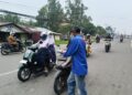 Dinkes Bersama IWO Tanjabbar Bagikan Masker Gratis untuk Masyarakat