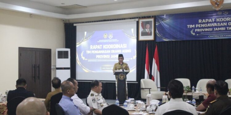 Buka Rapat Timpora Tingkat Provinsi Jambi, Wagub Sani: Perketat Pengawasan Orang Asing